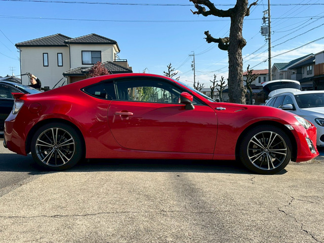 �y�K���X�R�[�e�B���O�z ���Ђł́y�{�f�B�[�K���X�R�[�e�B���O�z���{�H�\�ł�!���Ԃ̉����o�ĉ���ɂ����A���������y����ł�!���C�y�ɃX�^�b�t�܂ł��q�ˉ�����!