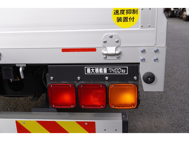 �V�Ԓ����������Ă���܂��B���g�p�̎ԂȂǂ����Ŕ[���������g���b�N����������u���Ă���܂��̂ł������������B