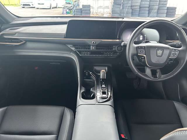 クラウンスポーツ2.5 Z E-Four 4WD