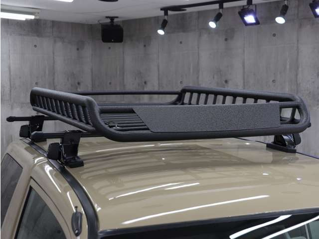 �V�i���[�t���b�N�t���ł�!�L�����v��A�E�g�h�A�V�[���Ȃǂɍs�����ȂǁA��������̉ו����^�ԍۂɖ��ɗ��֗��ȃA�C�e���ł���