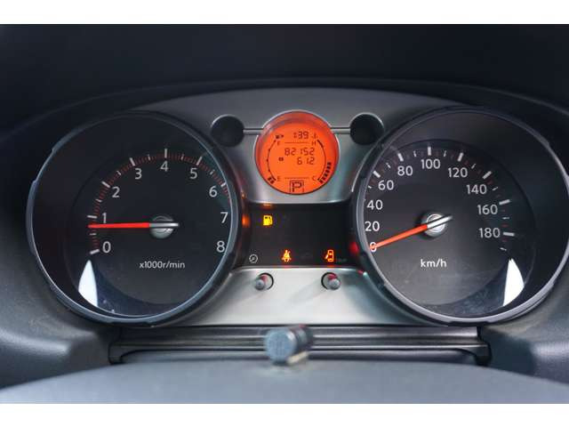 �f�����Ԃ̏�񂪓ǂݎ���A���₷���V���v���ȃf�U�C���̃��[�^�[�ł���