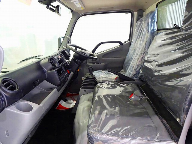 �Ԑ���E�x�񑕒u �Փ˔�Q�y���u���[�L �A�C�h�����O�X�g�b�v �g���N�V�����R���g���[�� �N���A�����X�\�i�[ �r�j�[���V�[�g�J�o�[