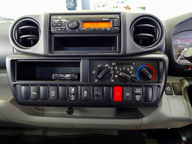 �Ԑ���E�x�񑕒u �Փ˔�Q�y���u���[�L �A�C�h�����O�X�g�b�v �g���N�V�����R���g���[�� �N���A�����X�\�i�[ �r�j�[���V�[�g�J�o�[