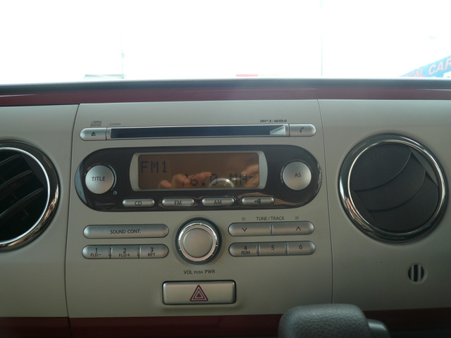 CD/���W�I�E�I�[�f�B�I�����D���ȃ��W�I(AM/FM)���y�𒮂��Ȃ���A�ړI�n�܂ōs���܂�(^^�􁦃i�r���t���\�ł��B