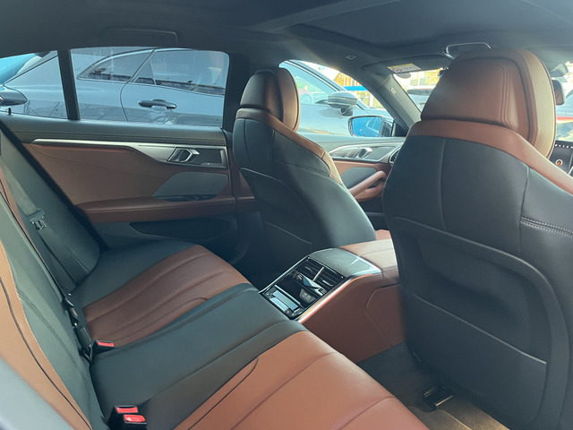 ���h�A��Ԃł������Ńh�A��߂Ă����A�\�t�g�N���[�Y�h�A�@�\���t���Ă���܂��B