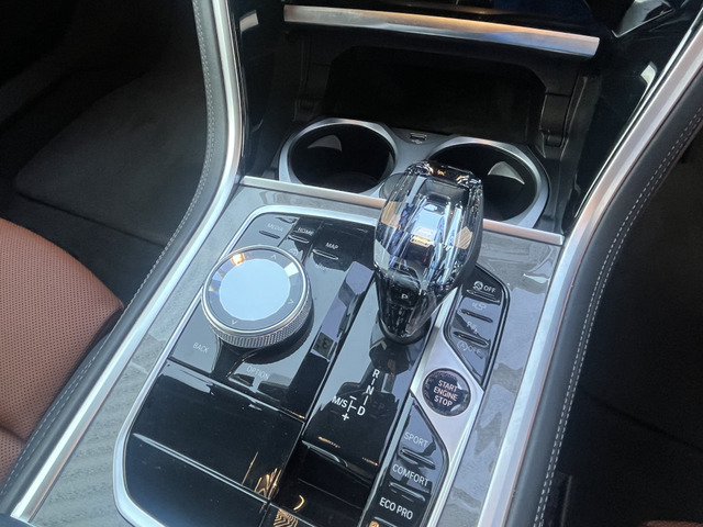 �n���h�N���t�g�̃N���X�^�����V�t�g�m�u���������ꂽ�A�������̂���C���e���A��