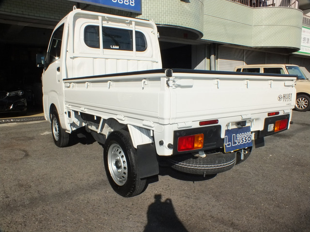 ワンオーナー 禁煙車 僅かな小傷は御座いますが非常に綺麗な状態を保っております!メインの使用状況は納品時に往復200キロを高速走行での使用です!街乗り使用は僅かです!