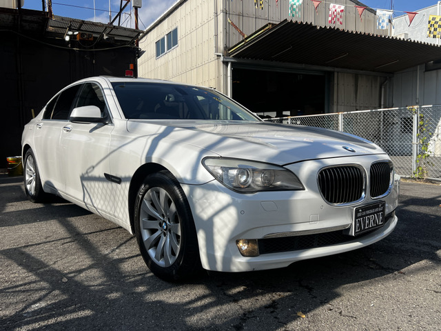 �C�ɂȂ�V�[�g�̃V�~�Ȃǂ������܂����炲�[�ԑO���Y��ɃN���[�j���O���Ă��[�Ԃ����Ă��������܂��B