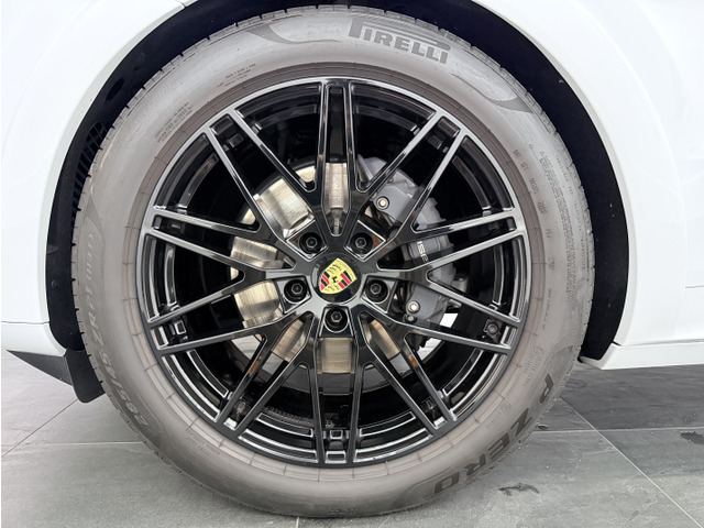 �I�v�V�����̃n�C�O���X�u���b�N�E21�C���`RS�X�p�C�_�[�f�U�C���A���~�z�C�[�����J�C�G���N�[�y�Ԋi�Ƀx�X�g�}�b�`���Ă���܂��B�^�C����7���R�ȏ�c���Ă���܂��B