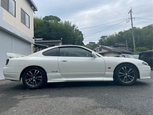 ������̃��b�J�[�Ή��⃌���^�J�[���s���Ă���܂�!���C�y�ɂ��˗����������B