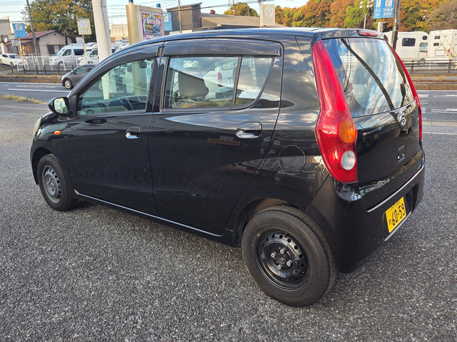 【お客様へ】担当の新山です。当店の車両情報を閲覧頂きありがとうございます。1台1台自分が乗る車のつもりで点検、清掃、整備を行っておりますので是非ご来店、お問合せ下さい。