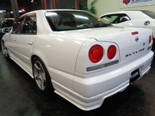 �z���C�g�J���[R34GTRV�X�y�b�NNISMO�d�l�t���G�A��4D�Z�_���{�f�B&�����I���W�i���X�^�C��&�N���A�w�b�h���C�g&�R���r�X�e�A�����O���h���X�A�b�v�d�l