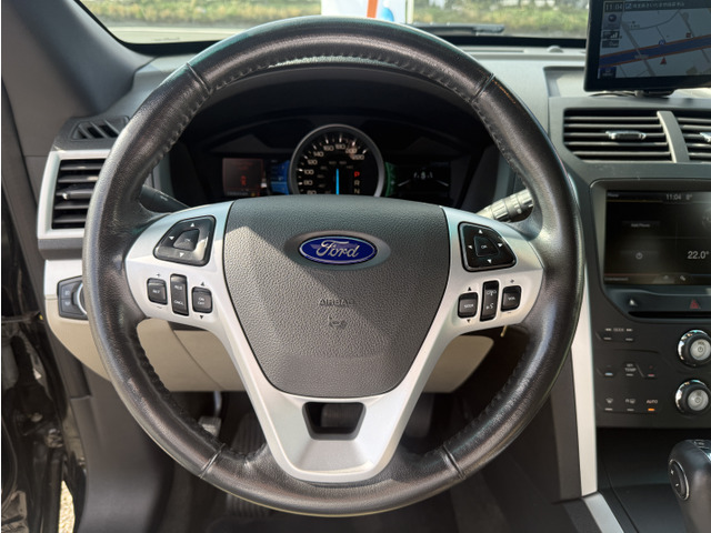 �C���e���A�ɍ��킹���f�U�C���̃X�e�A�����O�͉^�]���₷���`��A�傫���ł��B