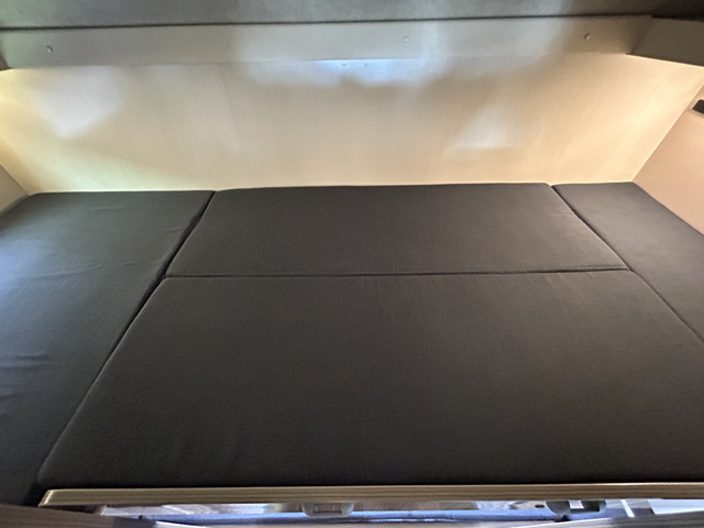 ��i�x�b�h��i�ł�!���@��190cm&times;75cm�ƂȂ��Ă���܂�!