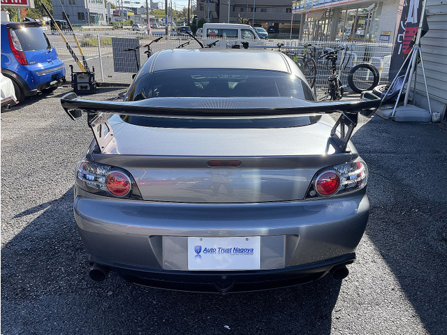 ���u�A�h�o���X�g�t�����g�~�b�h�V�b�v�v���C�A�E�g���ԗ��̏d�ʔz����RX-7�̍ŏI�^�ł���FD3S�^�Ɠ��l�u�O��50��50�v�̔䗦���m�ہ�