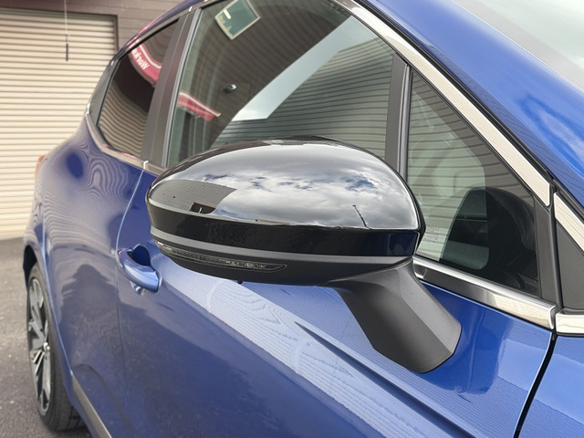 �y�E �T�C�h�~���[�z