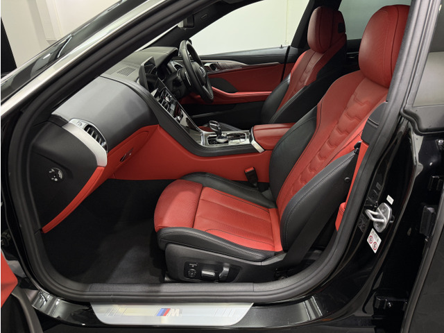 ���ǎ��A���Ԃ����T���Ȃ�JU�K���̔��X�̓��X�ɂ��C���������B�c�ƃX�^�b�t�S�����u���Îԍ���Z�\�m�}�C�X�^�[�v�u���Î����Ԕ̔��m�v���i��ۗL�B�������ڂŎd���ꂽ�ǎ��Ȏԗ���̔����Ă���܂��B