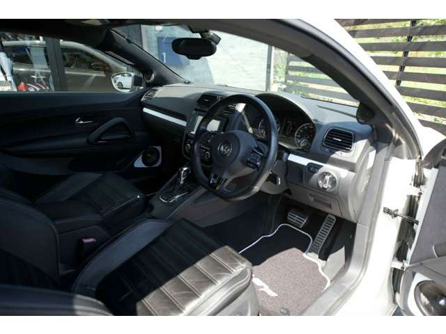 �^�]�Ȏ�����J�X�^�}�C�Y����Ă���ԗ��Ȃ̂ŁA���Ƃ͈Ⴄ�N���}�����߂��Ă�����ɂ̓s�b�^�����Ǝv���܂��B