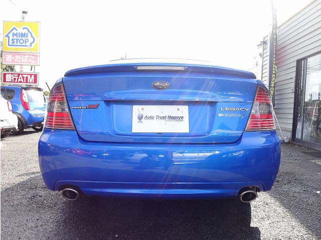 ���܂��A�����̌������S�����̏[����}��Ȃ���A�A���~�j�E�����̌y�ʃp�[�c�⍂���͍|���e���ɓ������鎖�őO�^�Ɣ�ׂăO���[�h�ɂ���Ă�100kg�߂��̌y�ʉ���������