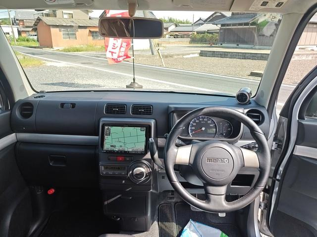 �_�b�V���{�[�h����ł��B�V���v���őO�̌i�F�����₷���f�U�C���ɂȂ��Ă��܂��B