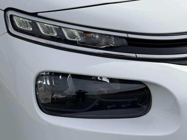 LED�w�b�h���C�g�̓f�U�C���������ł͂Ȃ���Ԃ̈��S���ɔ��Ɍ��ʂ𔭊����܂�!