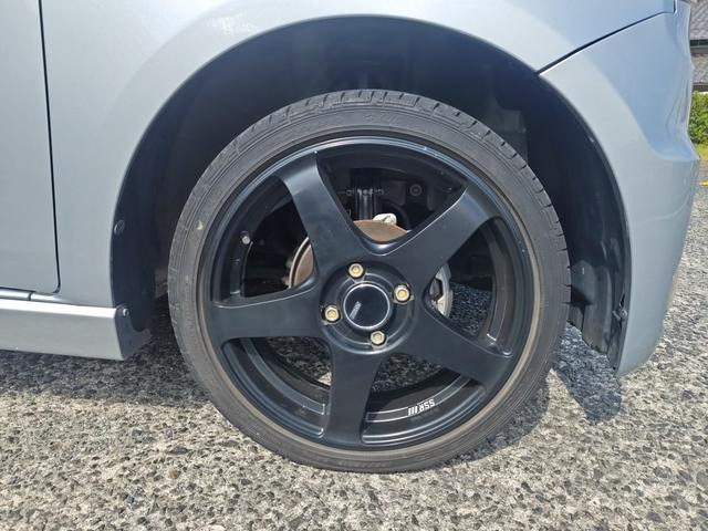 SSR GTV01 ��16�C���`�z�C�[�������Ă��܂��B