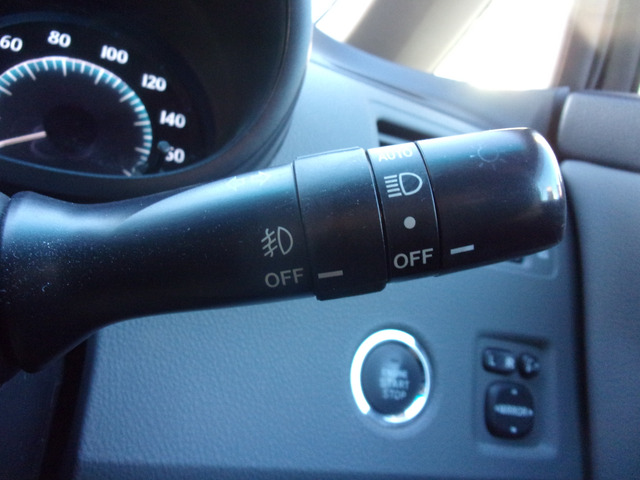 �I�[�g���C�g�R���g���[���t���f�B�X�`���[�W�w�b�h���C�g�B�t�H�O���C�g�t���B