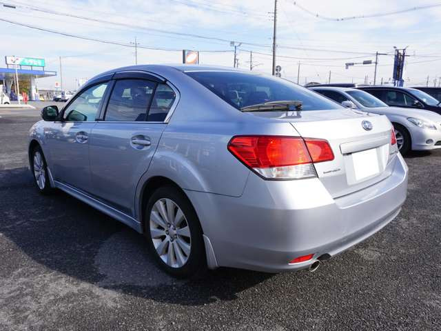 �����V4�������̌����_�p�ɓX�܂�����܂��B�������ɂ̓K�X�g����E�����̂₳��E�g��Ƃ�����������܂��̂ŁA���H���̌�ɂ����X��OK�ł���