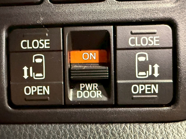 ノア1.8 ハイブリッド Si W×B