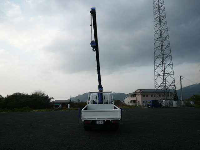 �N���[����Ɣ͈�:6.4m���n�㍂:7.8m��