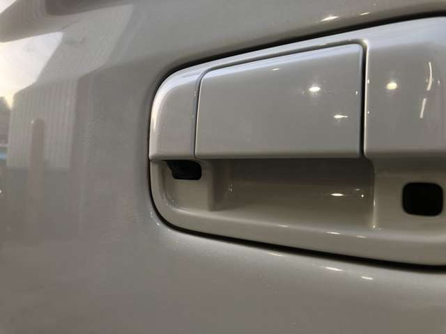 �����o�b�N�J����