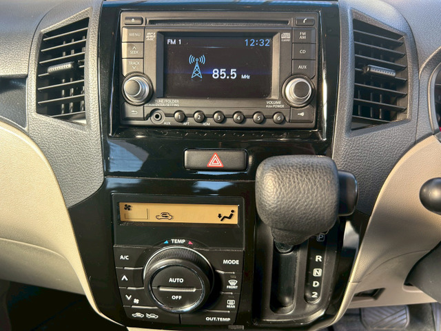 �o�b�N���j�^�[�t���I�[�f�B�I�t���Ă܂����I�[�f�B�I�ڐ݂���Ă���悤�Ńo�b�N���j�^�[�͕t���Ă���܂�����