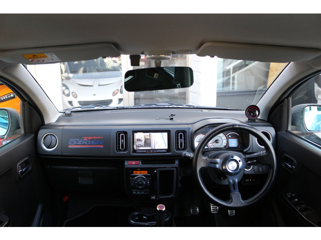 ���S�ԓ��O���N���[�j���O�ς݁��O�������グ�E�A���~�z�C���E�������E�V��E�t���A�}�b�g�E�V�[�g�S�ȁE�h�A���E�p�l���S�́E�K���X�Ȃǎԓ��̋��X�܂ōR�ې����X�^�b�t������䂱������Ď{�H���Ă��܂���