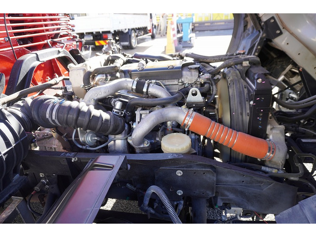 �L�x�ȃg���b�N�A���p�ԁA�n�C�G�[�X�Ȃǎ�舵���Ă���܂��B��xHP�������������Bhttp://www.vantruck.co.jp/