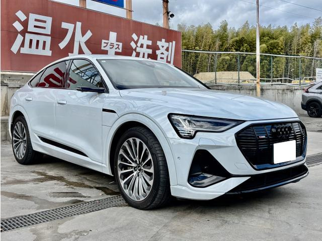 e-tronスポーツバック(アウディ) 55 クワトロ Sライン 4WD　ブラックスタイリングパッケージ 中古車画像
