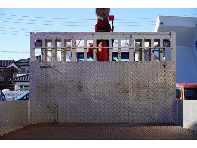 �V�Ԓ����������Ă���܂��B���g�p�̎ԂȂǂ����Ŕ[���������g���b�N����������u���Ă���܂��̂ł������������B