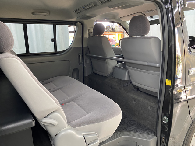 �y�K���X����̕i���z ���Ђ̓W���ԗ��ɂ�AIS�Ӓ菑�ƃI�[�g�I�[�N�V�������̍���\��ςݍ���ł��܂��B�v���C�X�{�[�h�̋��z�͏��o��݂̂��x�������z�B�i�������i���S���͈ꌩ�ɔ@�����B��ڗđR�ł��B