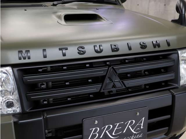 �t�����g�O�������}�b�g�u���b�N�ɓh�蕪���y�C���g���Ă���܂��B