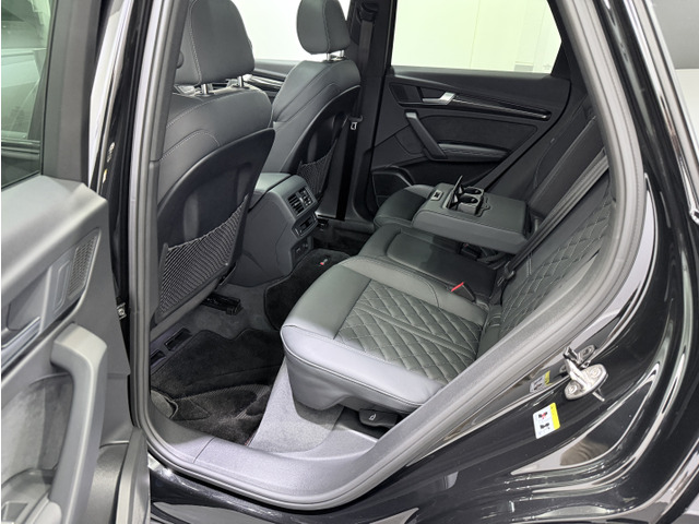 �g�p�����w�ǂȂ��㕔���Ȃɂ̓A�[�����X�g���p�̃J�b�v�z���_�[��A���E�Ɨ����E3�i�K���x���߃V�[�g�q�[�^�[�ȂǏ[���̑������������܂��B���̑��A���[�U�[�����[�_�[�T�m�@�Ȃǂ�������Ă���܂��B