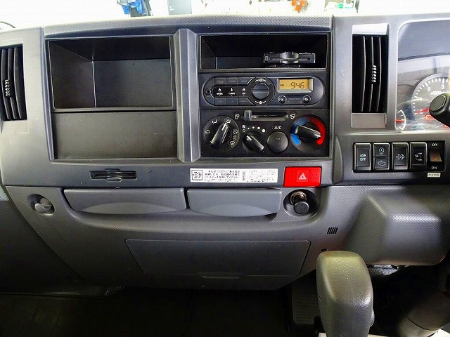 AC PS PW(�t�����g�̂�) SRS ABS �L�[���X(�s��) ���d�i�~���[ AM/FM���W�I ETC �^�[�{ �r�C�u���[�L �A�C�h�����O�X�g�b�v �t�H�O�����v �g���N�V�����R���g���[��