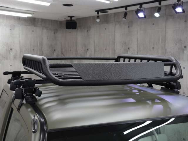 �V�i���[�t���b�N�t���ł�!�L�����v��A�E�g�h�A�V�[���Ȃǂɍs�����ȂǁA��������̉ו����^�ԍۂɖ��ɗ��֗��ȃA�C�e���ł���