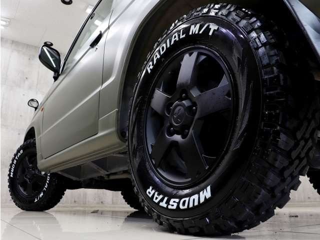 �}�b�g�u���b�N�ɓh���ςݏ����A���~�z�C�[���ɐV�i�}�b�h�e���[���z���C�g���^�[�^�C���𑕒����A�N�e�B�u�ȕ��͋C�Ɏd�オ��܂����B