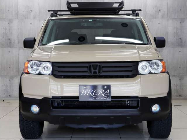 �t�����g�r���[�̓x�[�W���J���[�ƃ}�b�g�u���b�N�œh�蕪���A�I�V�����ȃt�����g�r���[�Ɏd�オ���Ă���܂��B