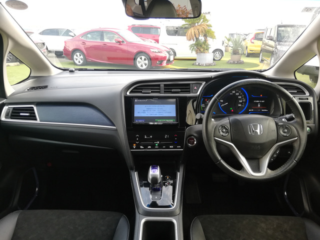 シャトル1.5 ハイブリッド X