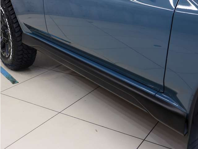 �T�C�h�X�e�b�v���}�b�g�u���b�N�h�蕪���ςݎd�グ�ƂȂ��Ă���܂��B