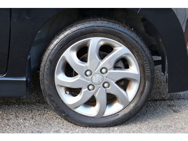 �O���̓��A�X�|�C���[�ɐF����������܂��B