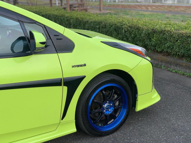 プリウス1.8 A E-Four 4WD