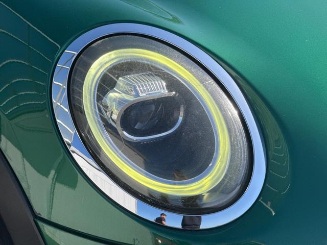 LED�w�b�h���C�g�̓f�U�C���������ł͂Ȃ���Ԃ̈��S���ɔ��Ɍ��ʂ𔭊����܂�!