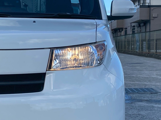 �w�b�h���C�g�̉��΂݂����Ȃ��ԗ��ɂȂ��Ă��܂���