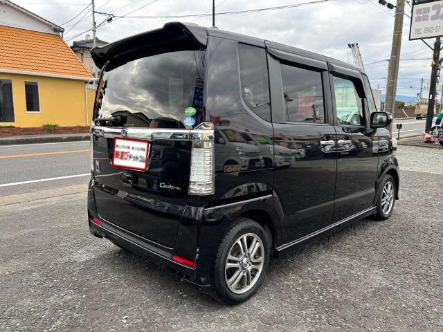 �����ÎԔ̔��m���ݐЂ��Ă��� ���S�B�M���BJU�K���̔��X�ł��B